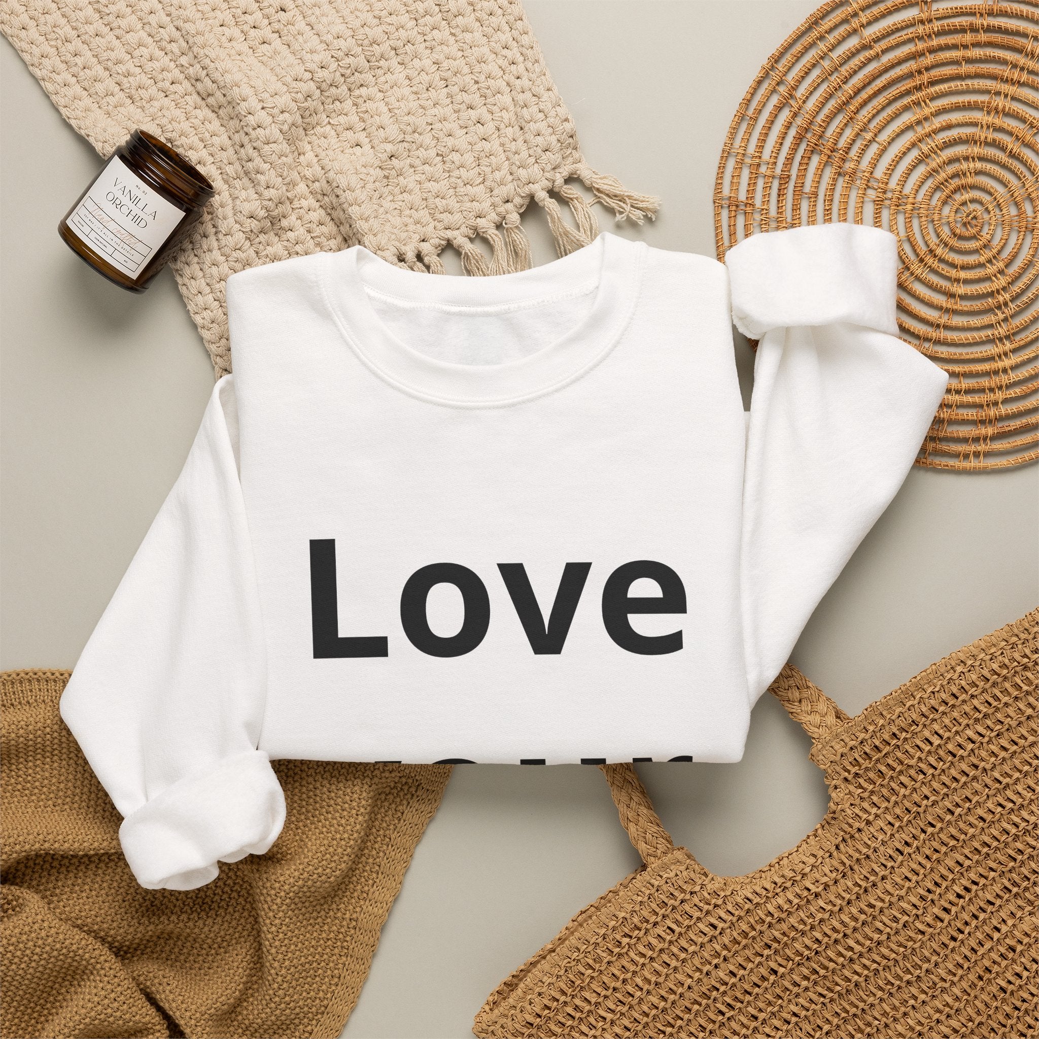 Crewneck Sweatshirt “Love Your Fate” – Minimal Inspirational Pullover