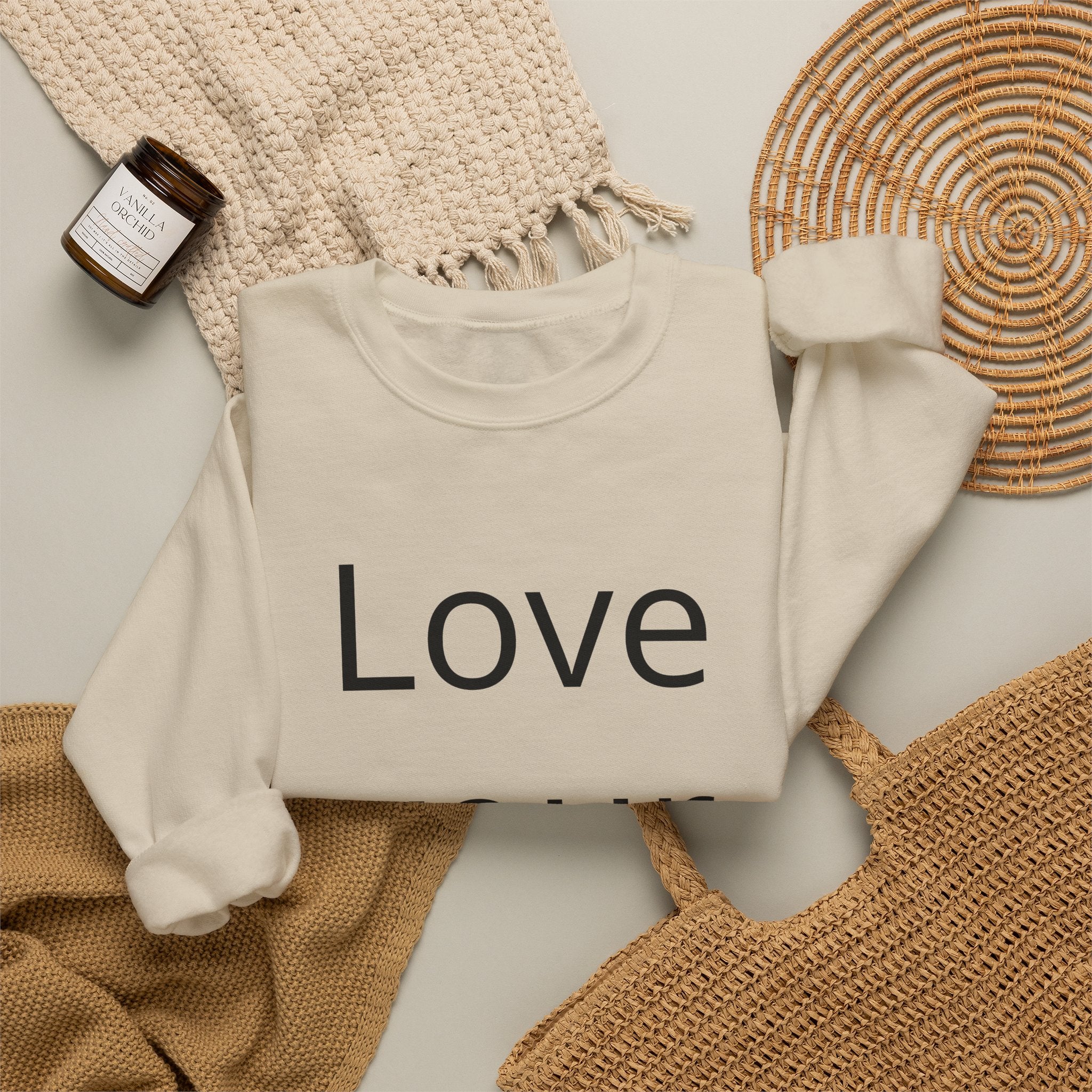 Crewneck Sweatshirt “Love Your Fate” – Minimal Inspirational Pullover